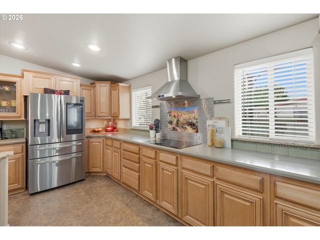 1282 E 3RD St 59, Lafayette, OR 97127