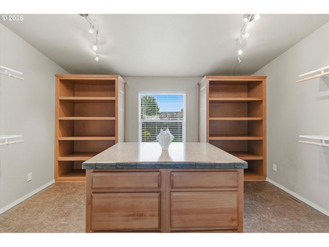 1282 E 3RD St 59, Lafayette, OR 97127