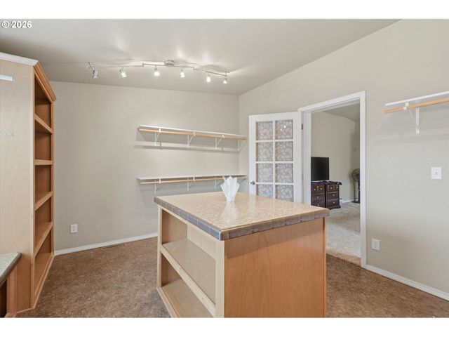 1282 E 3RD St 59, Lafayette, OR 97127