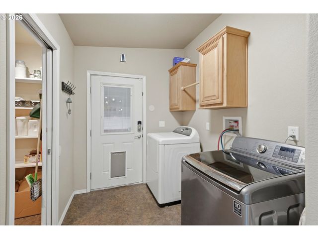 1282 E 3RD St 59, Lafayette, OR 97127