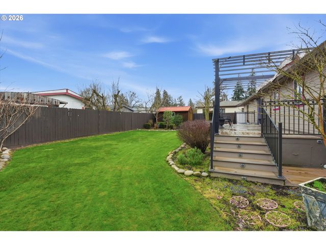 1282 E 3RD St 59, Lafayette, OR 97127