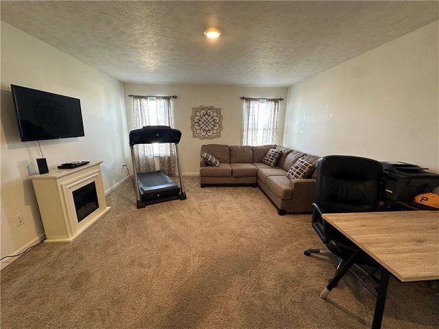 155 Heathfield Drive, Buffalo Twp, PA 16055