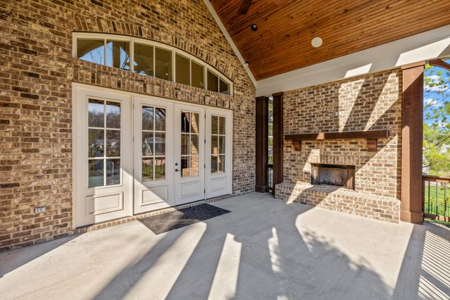 8472 Heirloom Blvd, College Grove, TN 37046