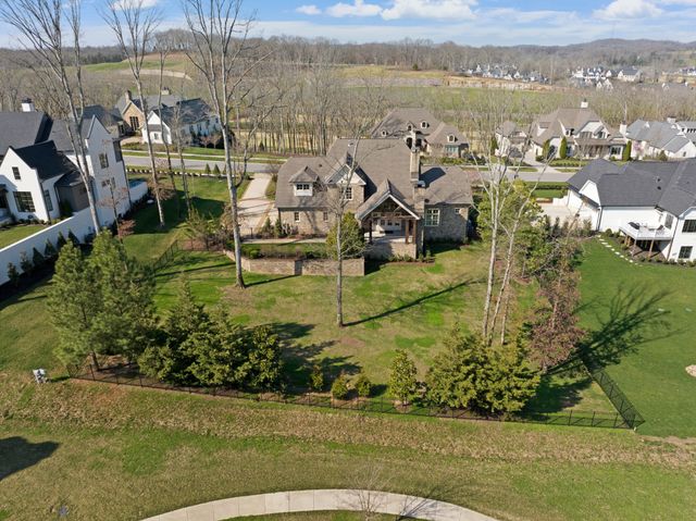 8472 Heirloom Blvd, College Grove, TN 37046