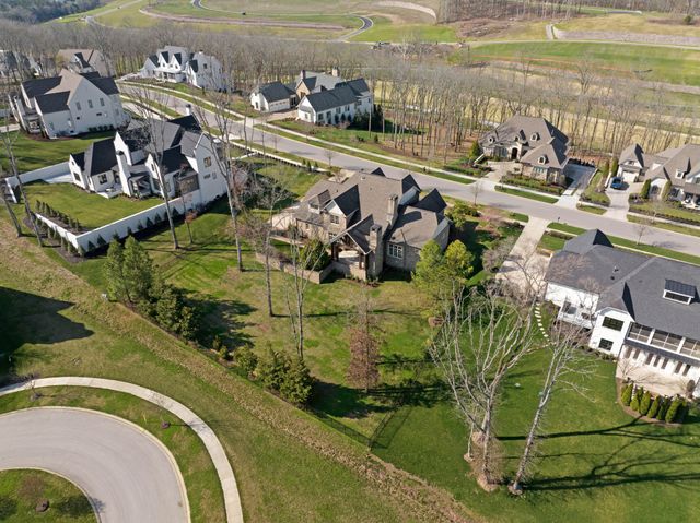 8472 Heirloom Blvd, College Grove, TN 37046