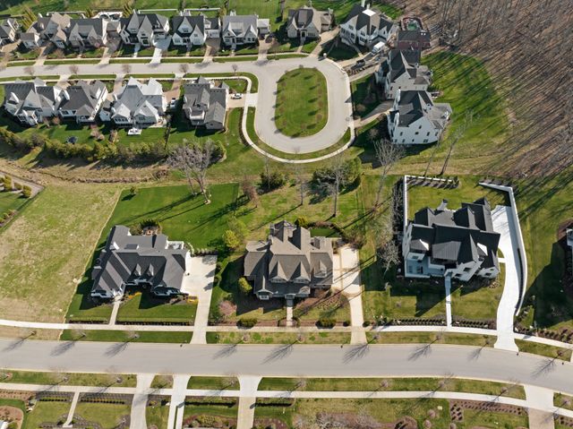 8472 Heirloom Blvd, College Grove, TN 37046