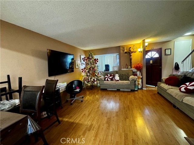 14924 Nordhoff 3, North Hills (los Angeles), CA 91343