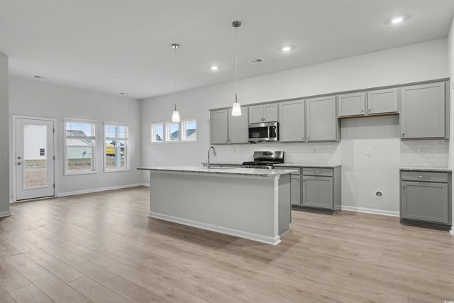 370 Garden Grove St, Conway, SC 29526