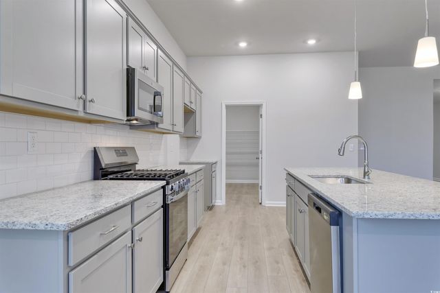 370 Garden Grove St, Conway, SC 29526