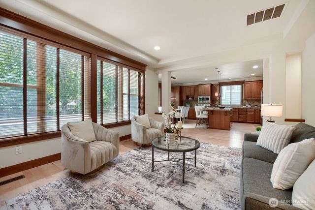 23527 NE 13th Place, Sammamish, WA 98074