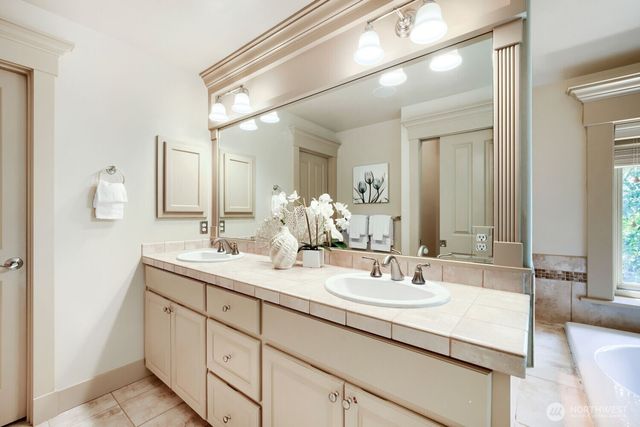 23527 NE 13th Place, Sammamish, WA 98074