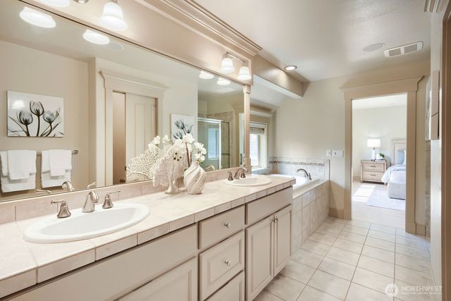 23527 NE 13th Place, Sammamish, WA 98074