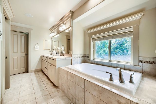 23527 NE 13th Place, Sammamish, WA 98074