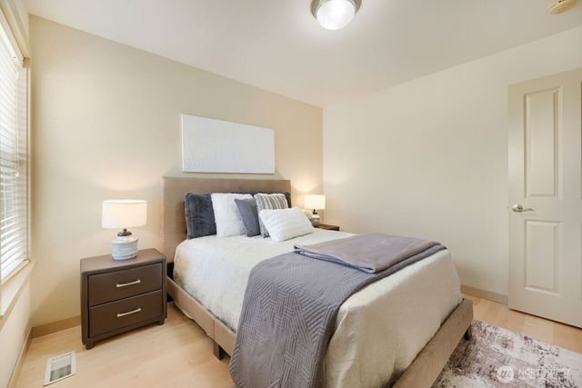 23527 NE 13th Place, Sammamish, WA 98074