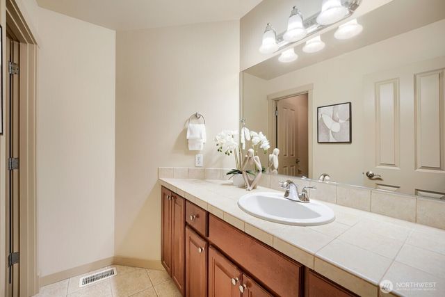 23527 NE 13th Place, Sammamish, WA 98074