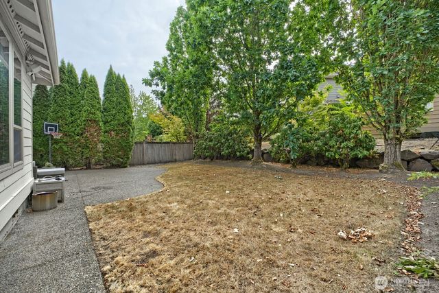 23527 NE 13th Place, Sammamish, WA 98074