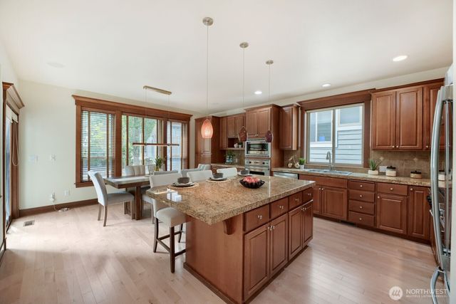 23527 NE 13th Place, Sammamish, WA 98074