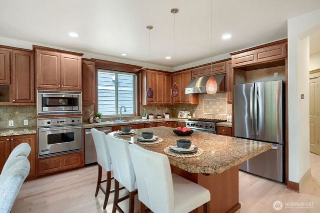 23527 NE 13th Place, Sammamish, WA 98074