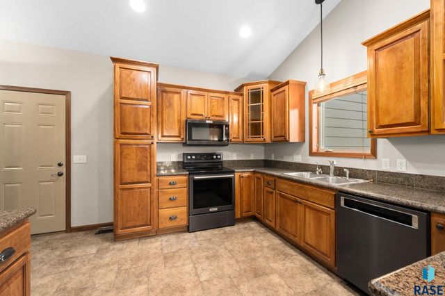 7205 S Heatherridge Ave Avenue, Sioux Falls, SD 57108