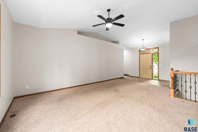 7205 S Heatherridge Ave Avenue, Sioux Falls, SD 57108