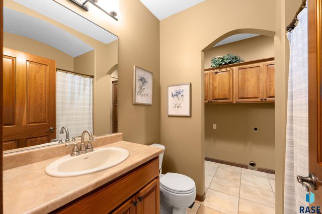 7205 S Heatherridge Ave Avenue, Sioux Falls, SD 57108