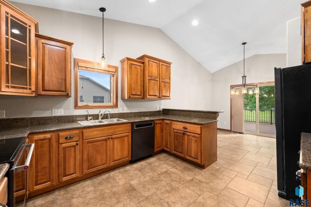 7205 S Heatherridge Ave Avenue, Sioux Falls, SD 57108