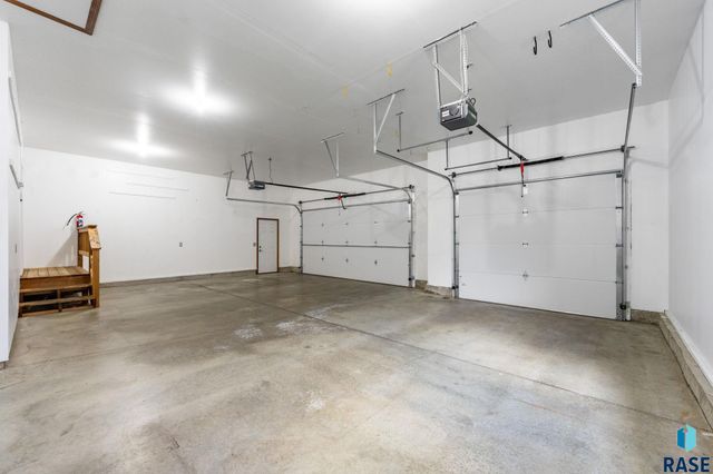 7205 S Heatherridge Ave Avenue, Sioux Falls, SD 57108