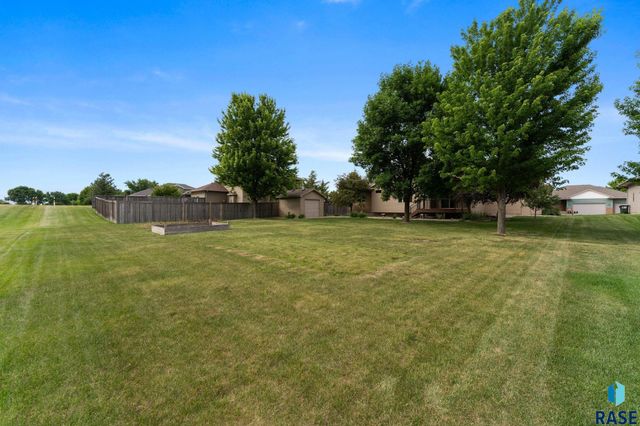 7205 S Heatherridge Ave Avenue, Sioux Falls, SD 57108