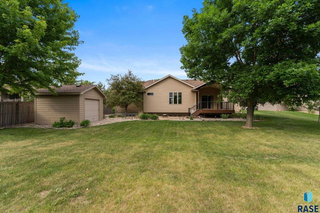 7205 S Heatherridge Ave Avenue, Sioux Falls, SD 57108