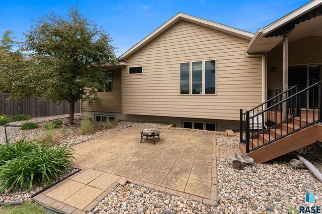 7205 S Heatherridge Ave Avenue, Sioux Falls, SD 57108