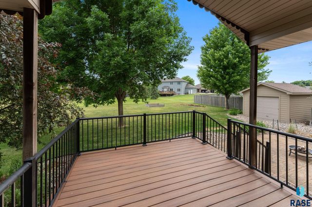 7205 S Heatherridge Ave Avenue, Sioux Falls, SD 57108