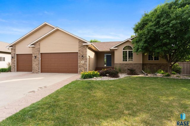 7205 S Heatherridge Ave Avenue, Sioux Falls, SD 57108