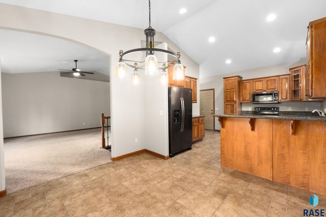 7205 S Heatherridge Ave Avenue, Sioux Falls, SD 57108