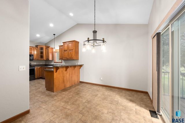 7205 S Heatherridge Ave Avenue, Sioux Falls, SD 57108