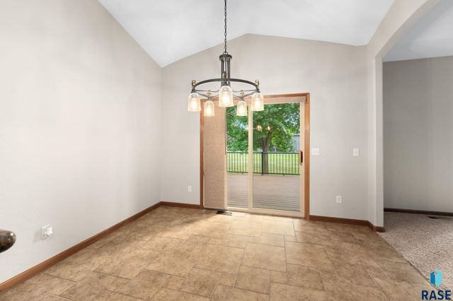 7205 S Heatherridge Ave Avenue, Sioux Falls, SD 57108