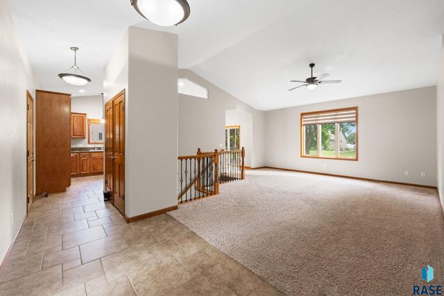7205 S Heatherridge Ave Avenue, Sioux Falls, SD 57108