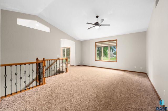 7205 S Heatherridge Ave Avenue, Sioux Falls, SD 57108