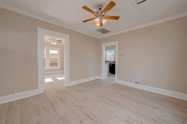 1110 E 24th Street A, Houston, TX 77009