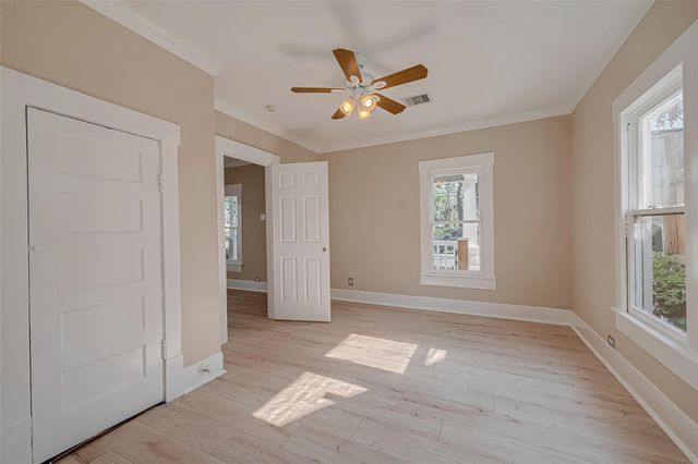 1110 E 24th Street A, Houston, TX 77009