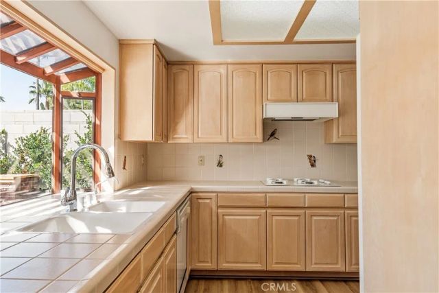 8971 Moorcroft, West Hills, CA 91304