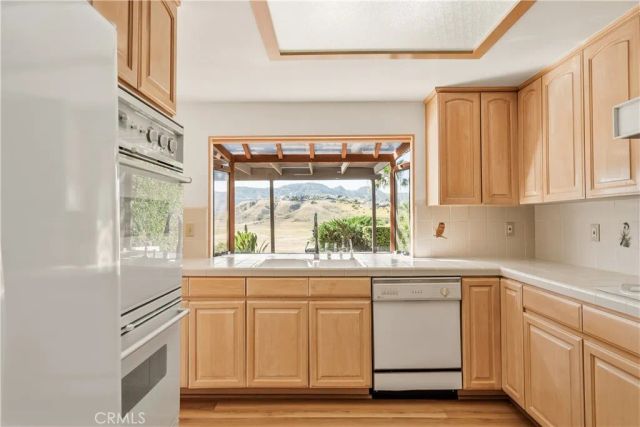8971 Moorcroft, West Hills, CA 91304