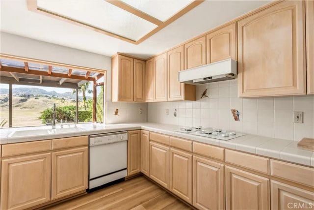8971 Moorcroft, West Hills, CA 91304