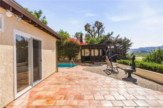 8971 Moorcroft, West Hills, CA 91304