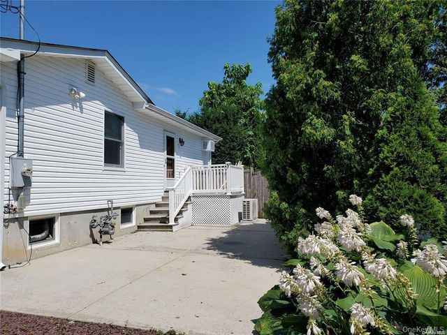 123 Maple Avenue, Port Jefferson Station, NY 11776