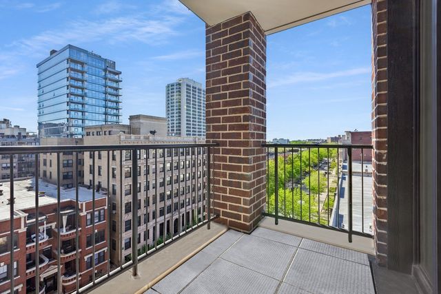 434 W Melrose Street 601, Chicago, IL 60657