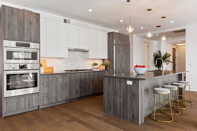 434 W Melrose Street 601, Chicago, IL 60657