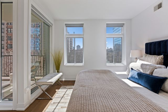 434 W Melrose Street 601, Chicago, IL 60657