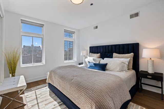 434 W Melrose Street 601, Chicago, IL 60657