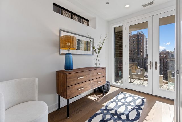 434 W Melrose Street 601, Chicago, IL 60657