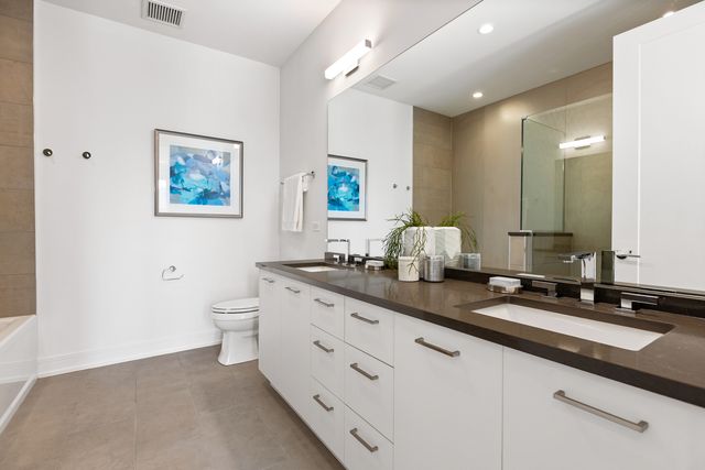 434 W Melrose Street 601, Chicago, IL 60657